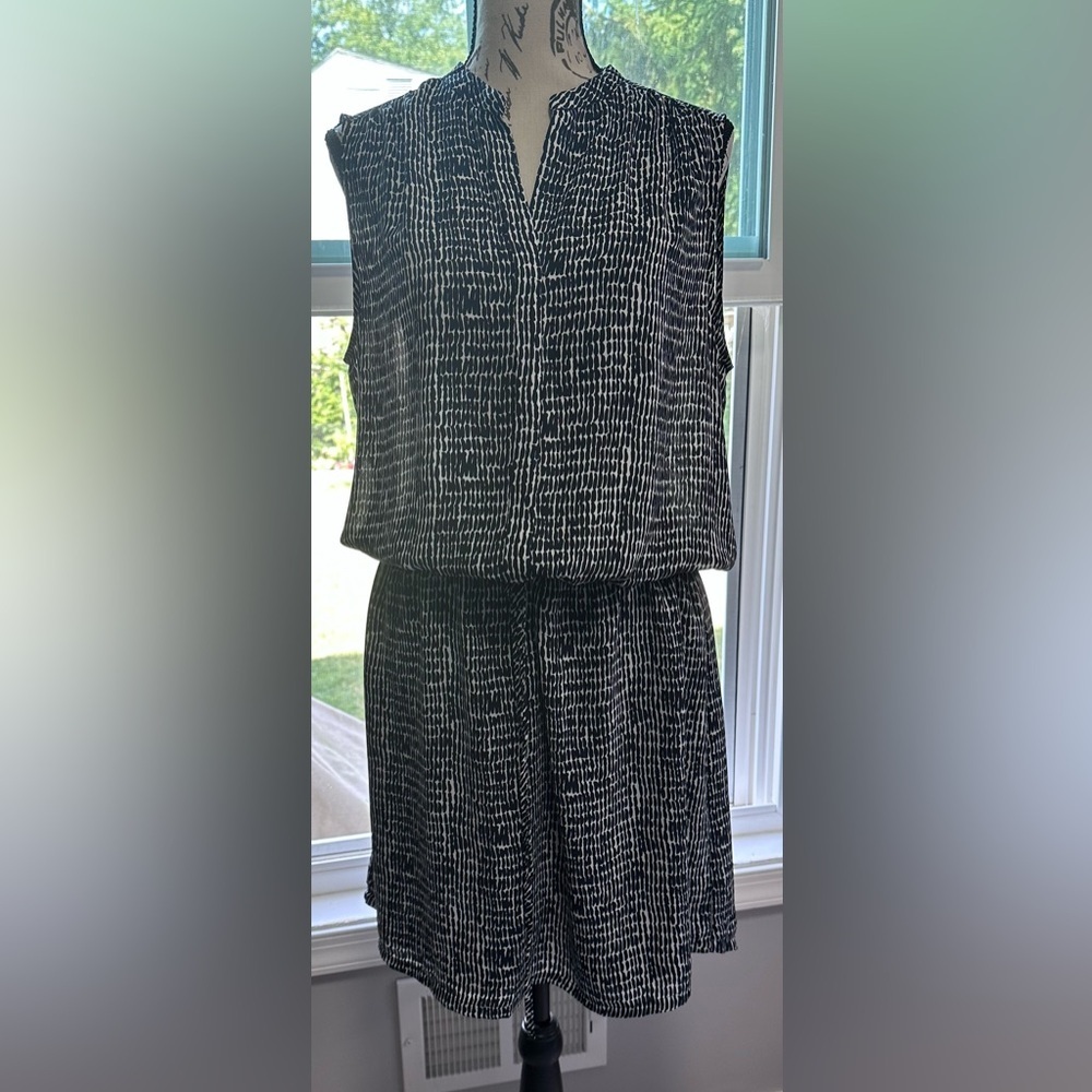 👗 Women's Sleeveless Layered Sheer Tunic Dress 🌟 - Picture 2 of 10